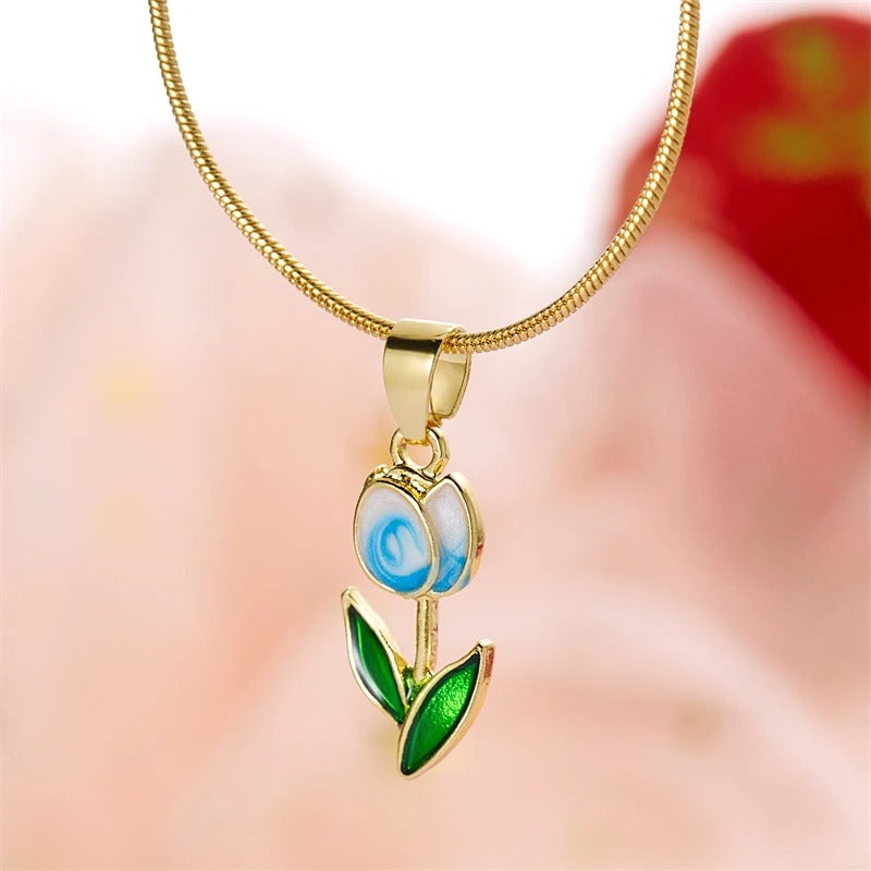Chic Tulip Necklace Light