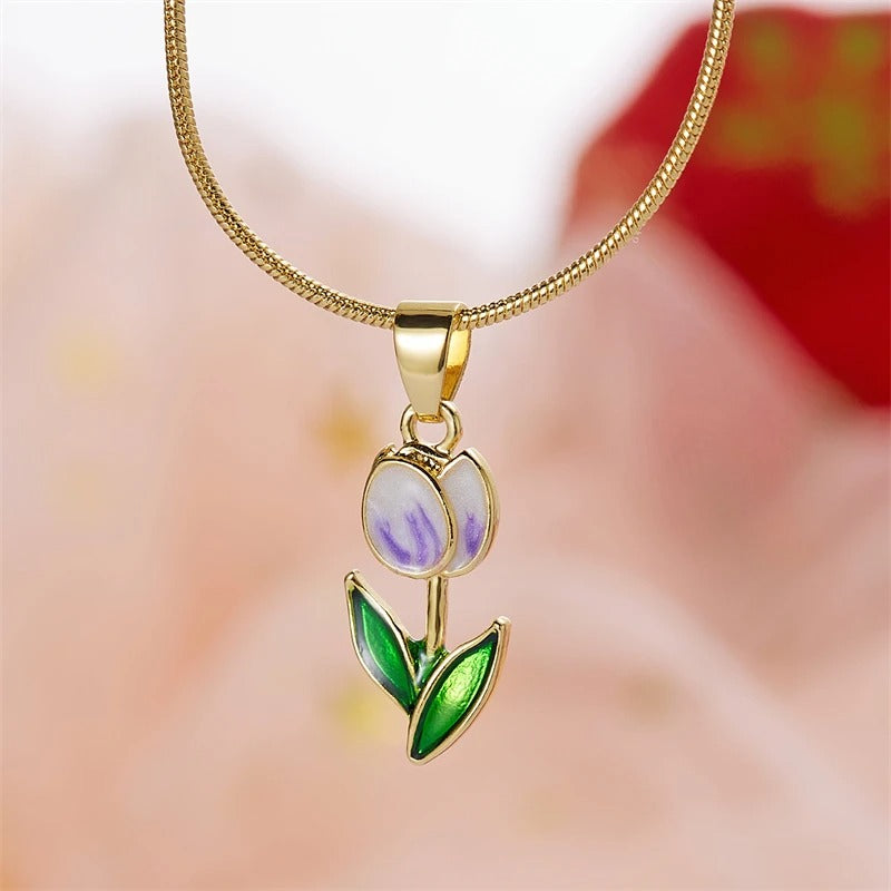 Chic Tulip Necklace Light