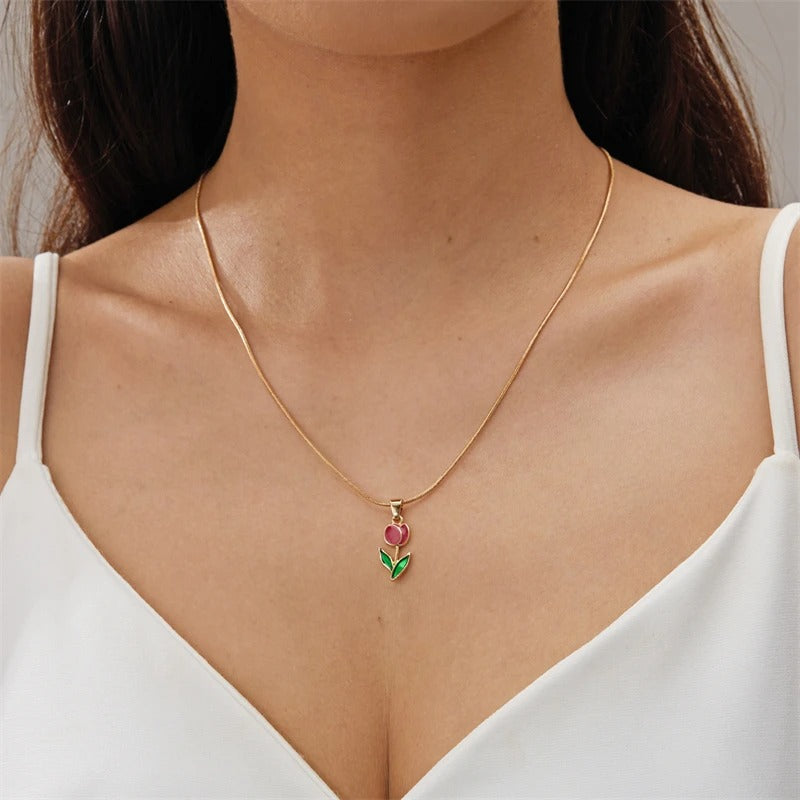 Chic Tulip Necklace Light
