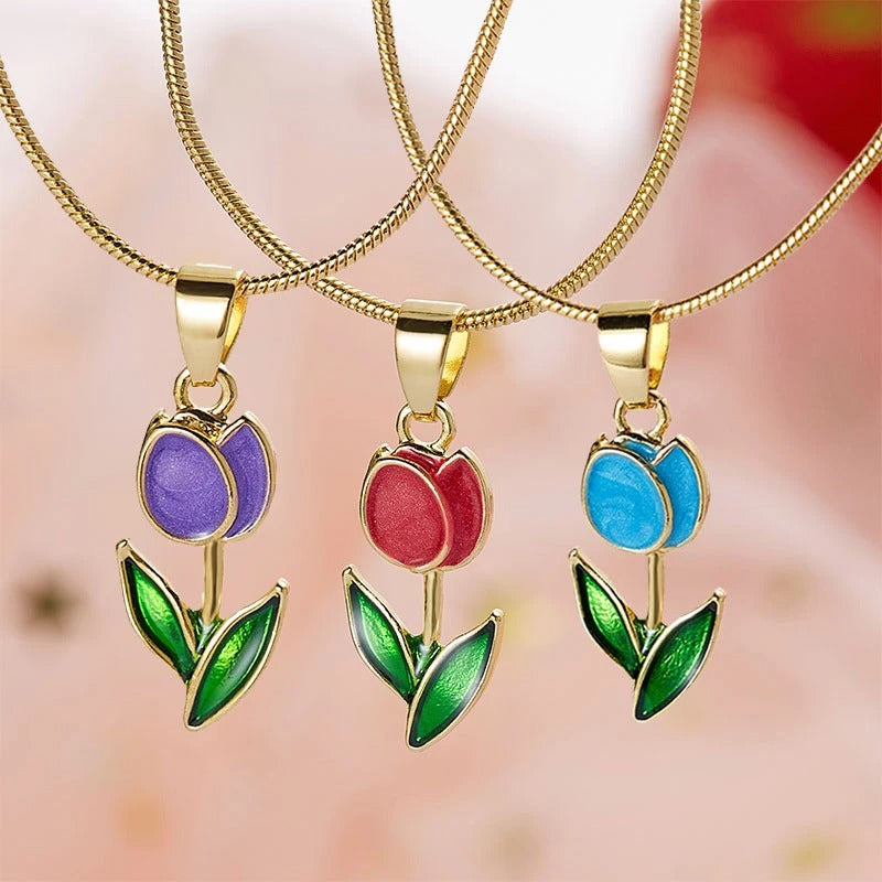 Chic Tulip Necklace Light