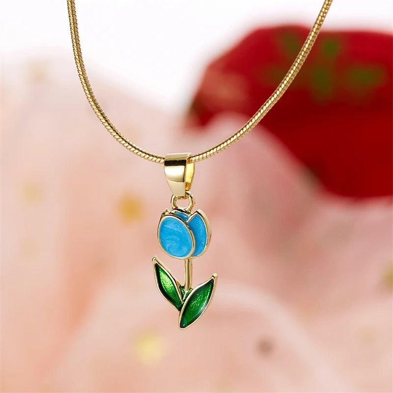 Chic Tulip Necklace Light